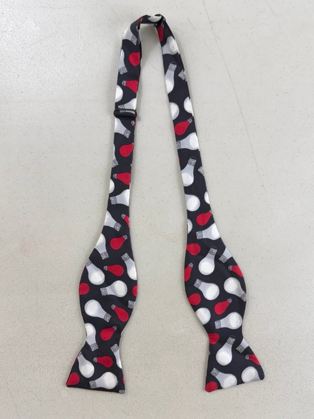 Vintage Lightbulb Print Silk Bow Tie 70s Robert Talbott Light Bulb Bowtie